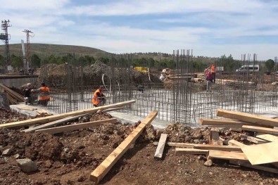 Can Kaybinin Yasanmadigi Mahallede 'Köy Evleri' Insa Ediliyor Açiklamasi Temeller Saglam Zemine Atildi