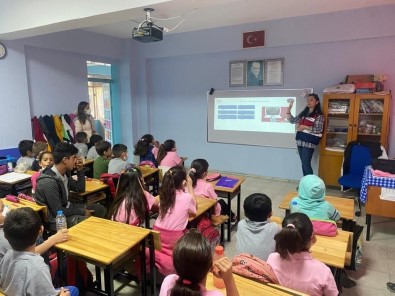 Jandarmadan Ögretmen Ve Ögrencilere Siber Egitimi