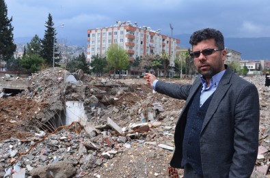 Öldügü 2 Gün Önce Ortaya Çikti, Annesi De Kalp Krizi Geçirerek Vefat Etti