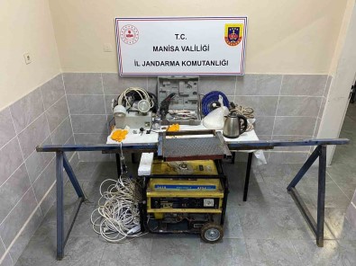 Manisa'da Kaçak Kazi Açiklamasi 5 Gözalti