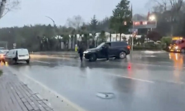Trafik kazası geçirdi
