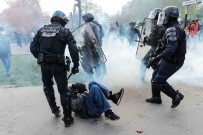 Fransa'daki Olayli 1 Mayis Gösterilerinde Gözalti Sayisi 291'E Yükseldi