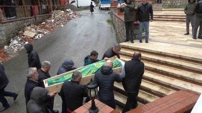 Rize'deki Trafik Kazasinda Hayatini Kaybeden 5 Kisi Son Yolculuklarina Ugurlandi