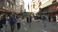 Sehit Anitina Kurulan Seçim Standi Nedeniyle Tartisma Çikti Açiklamasi CHP'lilerin Saldirdigi Vatandas Isyan Etti
