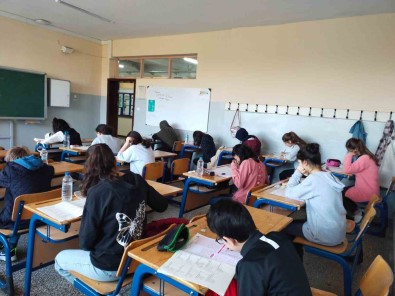 TÜGVA'nin 'Kitap Kurdu' Yarismasina Eskisehir'den Rekor Katilim