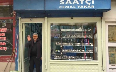 45 Yillik Yillik Saat Ustasi, 75 Yasinda Meslegini Askla Yapiyor