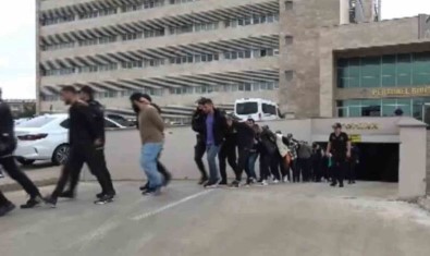 Antalya Merkezli 6 Ilde Silahli Suç Örgütüne Es Zamanli Operasyon Açiklamasi 32 Tutuklama