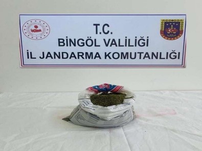 Bingöl'de Menfez Altinda 1 Kilo 566 Gram Uyusturucu Ele Geçirildi