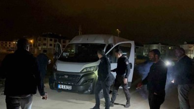 Kaçarken Polis Otosuna Çarpan Alkollü Sürücü Nefes Kesen Kovalamacayla Yakalandi