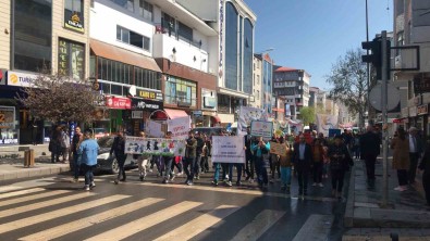 Kars'ta Engelliler Için Farkindalik Yürüyüsü
