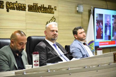 Menemen'deki Ögrencilere 5'Er Bin Lira Basari Ödülü