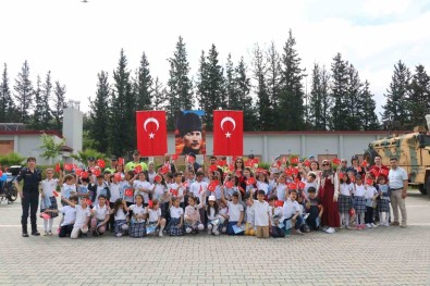 Osmaniye'de 'Trafik Haftasi Ve Jandarmayi Sevdirme' Etkinligi
