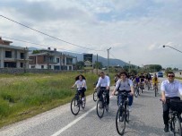 Avrupali Ögrenciler Kemalpasa'da Bisiklet Turuna Katildi