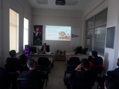 Kars'ta Yükümlülere Seminer Verildi