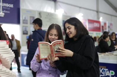Bu Fuar 205 Bin Kitapseveri Agirladi