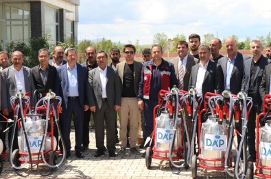 Elazig'da Üreticilere Süt Sagim Makinasi Destegi