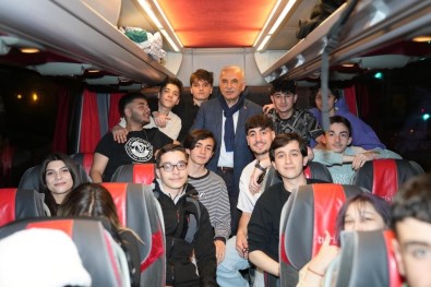 Ümraniyeli 5 Bin Genç Çanakkale'de Tarihi Bir Yolculuga Çikti