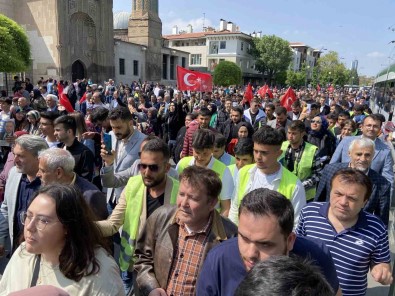 AK Parti Konya Teskilati Seçim Çalismalarini Yürüyüsle Tamamladi
