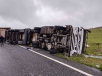 Elazig'da Tir Yan Yatti Açiklamasi 1 Yarali