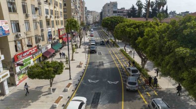 Istiklal Caddesi Tamamen Trafige Açildi