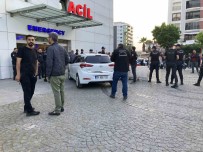 Izmir'de Iki Grup Arasinda Silahli Biçakli Kavga Açiklamasi 1 Ölü, 2 Yarali