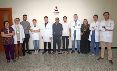 Oglunun Karacigeri Ile Yeniden Yasama Tutundu