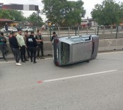 Yan Yatan Otomobildeki Gençleri Vatandaslar Kurtardi