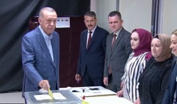 Başkan Erdoğan oyunu kullandı
