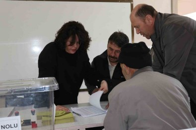 Bolu'da Oy Verme Islemleri Basladi