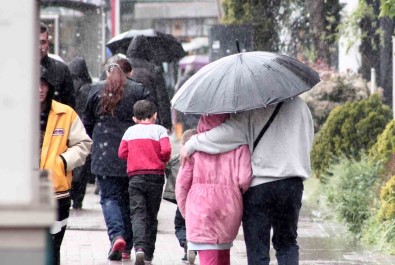 Erzincan'in Dogu Kesimlerinde Saganak Yagis Bekleniyor