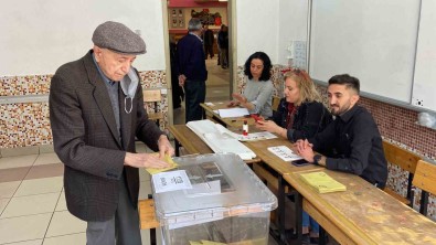Konya'da Oy Kullanma Islemi Basladi