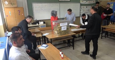 Mus'ta Oy Verme Islemi Sona Erdi, 242 Bin 486 Seçmen Oy Kullandi