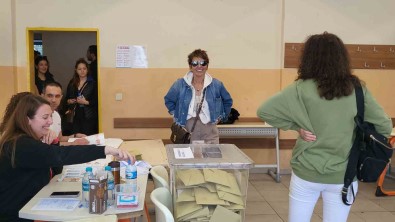 Sunucu Serap Paköz Oyunu Kullandi