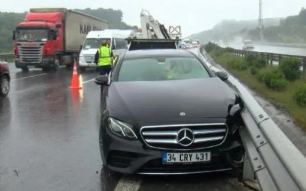 Çekmeköy'de 7 aracın karıştığı zincirleme kaza