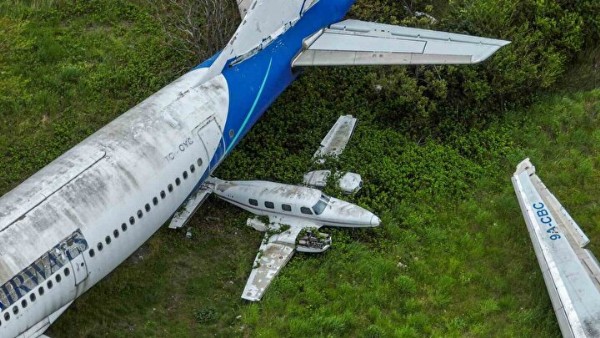 Hepsi havadan görüntülendi: İstanbul’un hayalet uçakları görenleri hayrete düşürdü