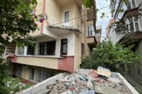  AVCILAR SON DAKİKA - Avcılar'da balkonu çöken bina tahliye edildi