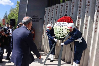 Bakan Akar Açiklamasi 'Terör Örgütü Seçimleri Umut Olarak Görüyor'