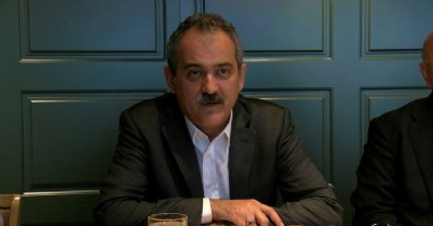 Bakan Özer: 12. sınıf öğrencileri devamsızlıktan sınıfta kalmayacak