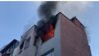 Beyoglu'nda Korkutan Yangin Açiklamasi 4 Katli Binanin Çati Kati Alev Alev Yandi