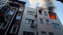 Beyoğlu’nda korkutan yangın: Dört katlı binanın çatı katı alev alev yandı