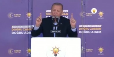 Antalya'da coşkulu kalabalık: Başkan Erdoğan: Bunların derdi Türkiye'yi en az yarım asır geriye götürmek