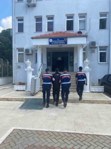 Jandarmadan Uyusturucu Ve Kaçakçilik Operasyonlari Açiklamasi 53 Gözalti