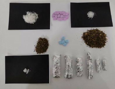 Sinop'ta durdurulan araçtaki şahıslardan uyuşturucu çıktı: 3 gözaltı