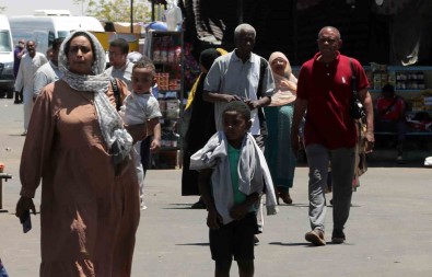 Sudan'da 330 Binden Fazla Kisi Yerinden Edildi