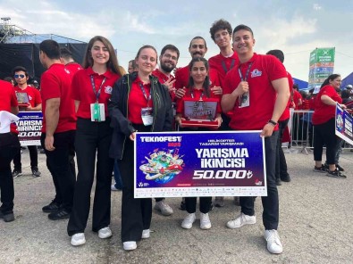 TEKNOFEST'e 'Izmir Ekonomi' Damgasi