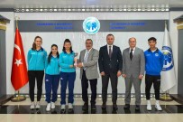 KMÜ, Badminton Takimi Kupa Ile Döndü Haberi