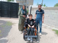 Vanli Amcan'dan Spina Bifida Hastasi Harun'a Akülü Sandalye Haberi