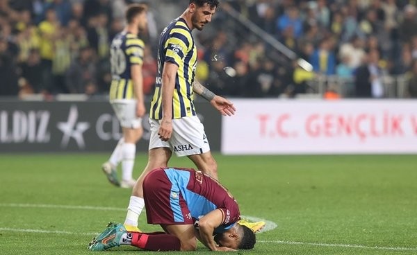 Fenerbahçeli Samet Akaydin PFDK'ya sevk edildi