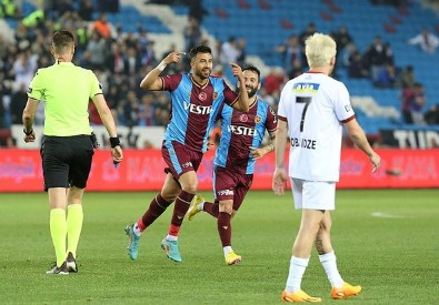 Fenerbahçeli Samet Akaydin PFDK'ya sevk edildi