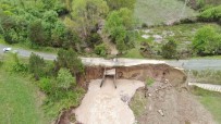 Kastamonu'da Sel Açiklamasi Yol Çöktü, Tarim Arazileri Sular Altinda Kaldi